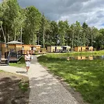 Pine Boutique With Hot Tub For Couples & Dog York