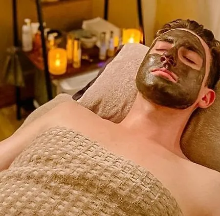 Pine Boutique With Hot Tub For Couples & Dog * York