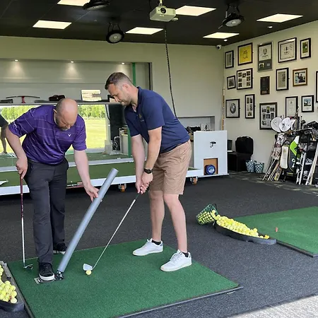 Pine Boutique With Hot Tub For Couples & Dog Holiday home York