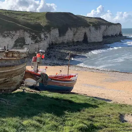 Pine Boutique With Hot Tub For Couples & Dog *