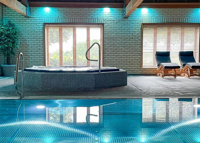 Pine Boutique With Hot Tub For Couples & Dog Сasa de vacaciones