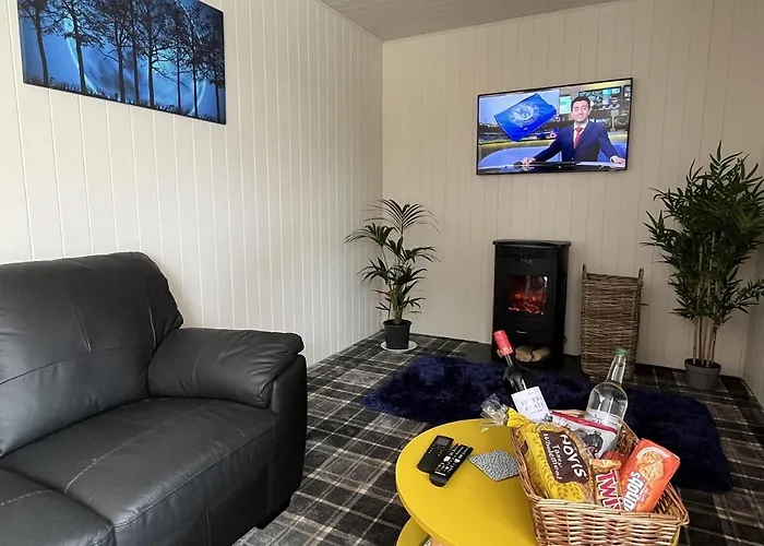 Pine Boutique With Hot Tub For Couples & Dog *