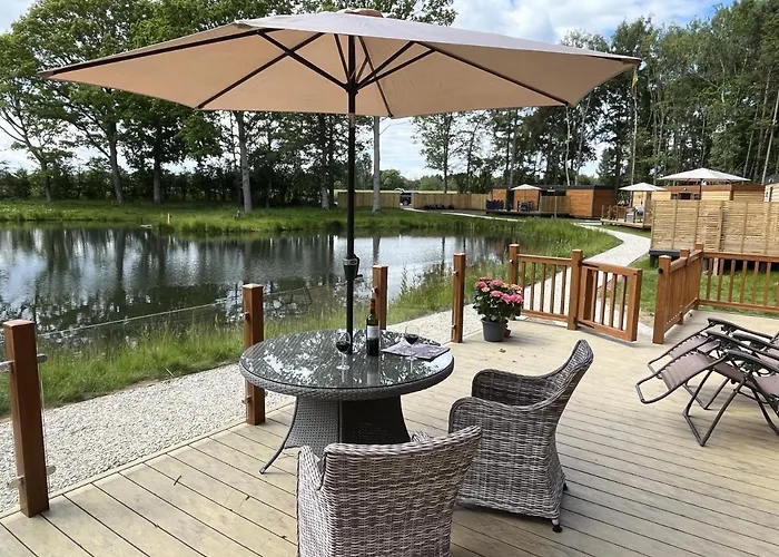 Сasa de vacaciones Pine Boutique With Hot Tub For Couples & Dog York