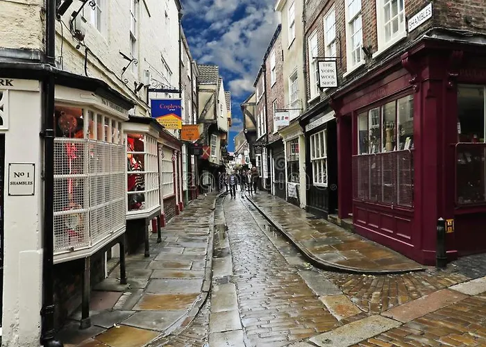 Pine Boutique With Hot Tub For Couples & Dog * York