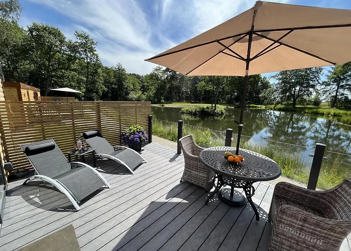 Pine Boutique With Hot Tub For Couples & Dog *