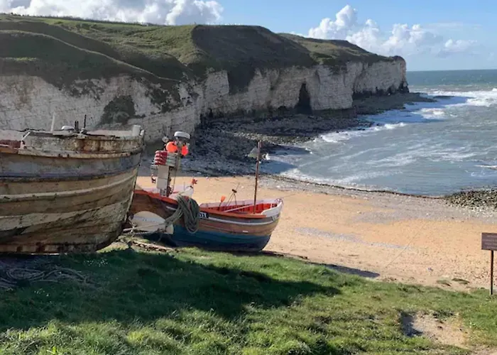 Pine Boutique With Hot Tub For Couples & Dog *