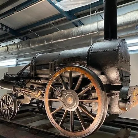 Pine Boutique With Hot Tub For Couples & Dog York