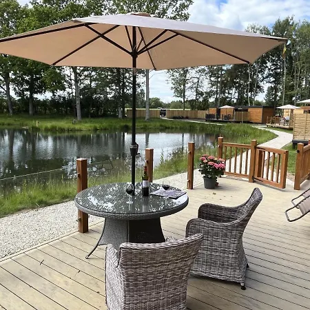 度假居 Pine Boutique With Hot Tub For Couples & Dog 约克